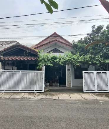 Dijual cepat rumah lebar 10m dibelakang Bank BSI Taman Galaxy Indah SATULISTING.com