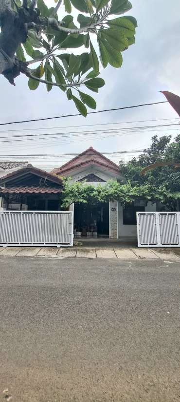 Dijual cepat rumah lebar 10m dibelakang Bank BSI Taman Galaxy Indah SATULISTING.com