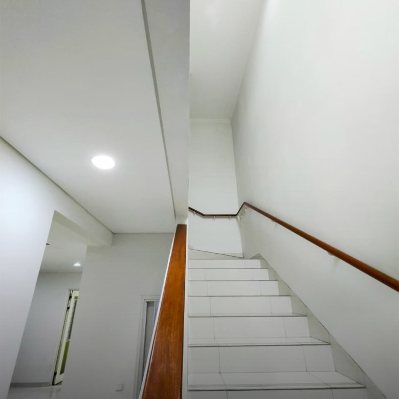 Rumah 5 kamar di Cluster Leora Alam Sutera, South Tangerang - detail properti