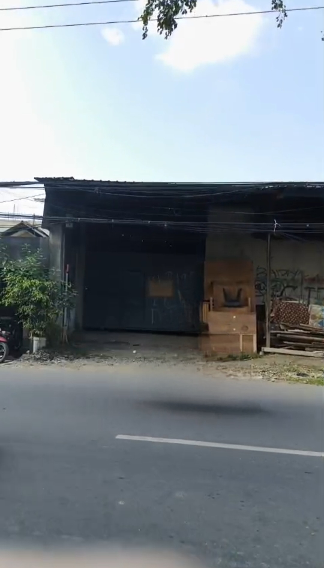 Disewakan gudang di jalan Pangeran Jayakarta dekat Summarecon Bekasi