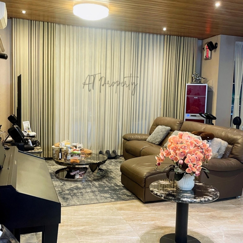 Dijual Rumah Mewah Harga Terjangkau di Cluster Grand Galaxy