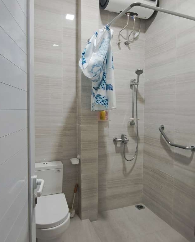 Rumah 2 lantai minimalis di Royal Garden Grand Galaxy City jual cepat