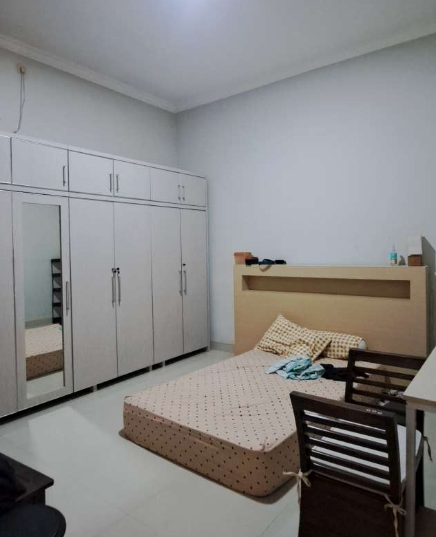 Rumah 2 lantai minimalis di Royal Garden Grand Galaxy City jual cepat