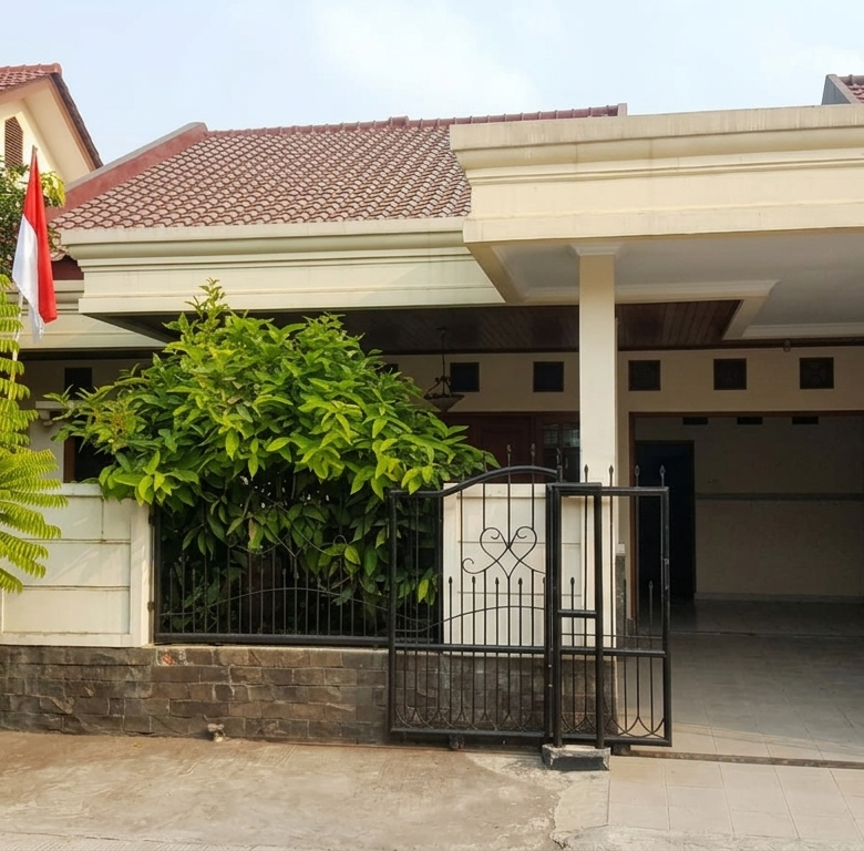 Dijual rumah asri 4+1 KT semifurnished di Grand Galaxy City bisa KPR