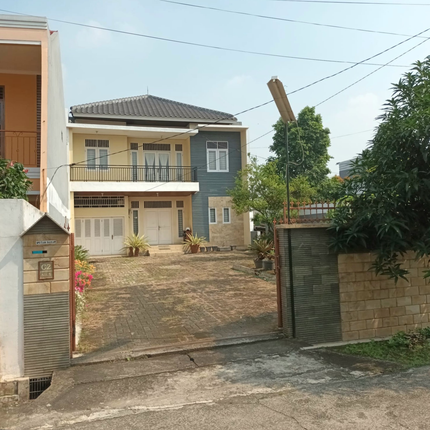 Rumah di Komplek Pemda