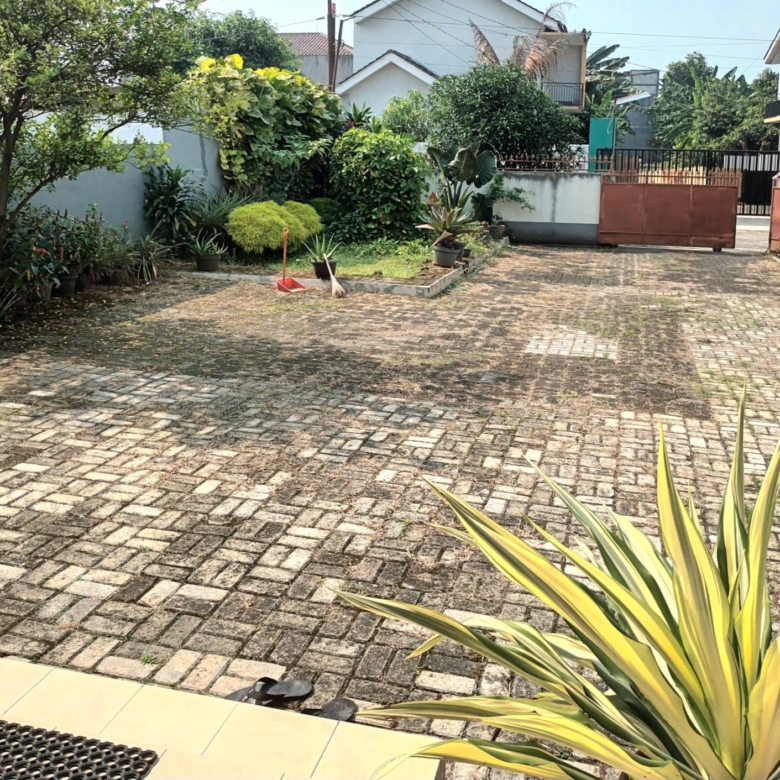Dijual rumah 2 lantai dekat gerbang Jatiasih tol JORR bisa buat usaha