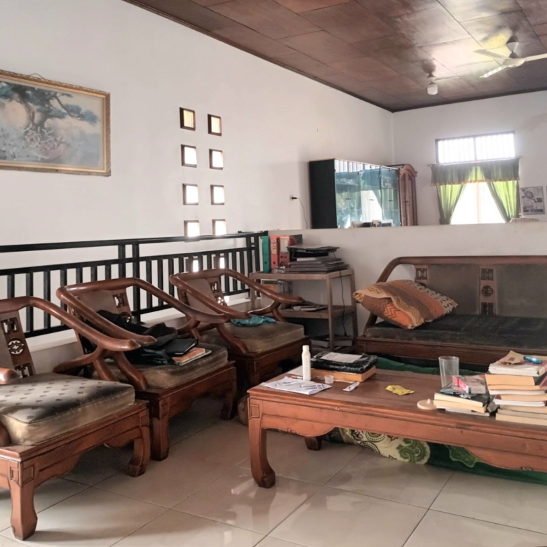 Dijual rumah 2 lantai dekat gerbang Jatiasih tol JORR bisa buat usaha