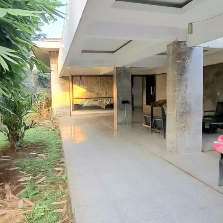 Jual cepat rumah bertanah luas di Cipinang Cempedak dekat Lanud Halim