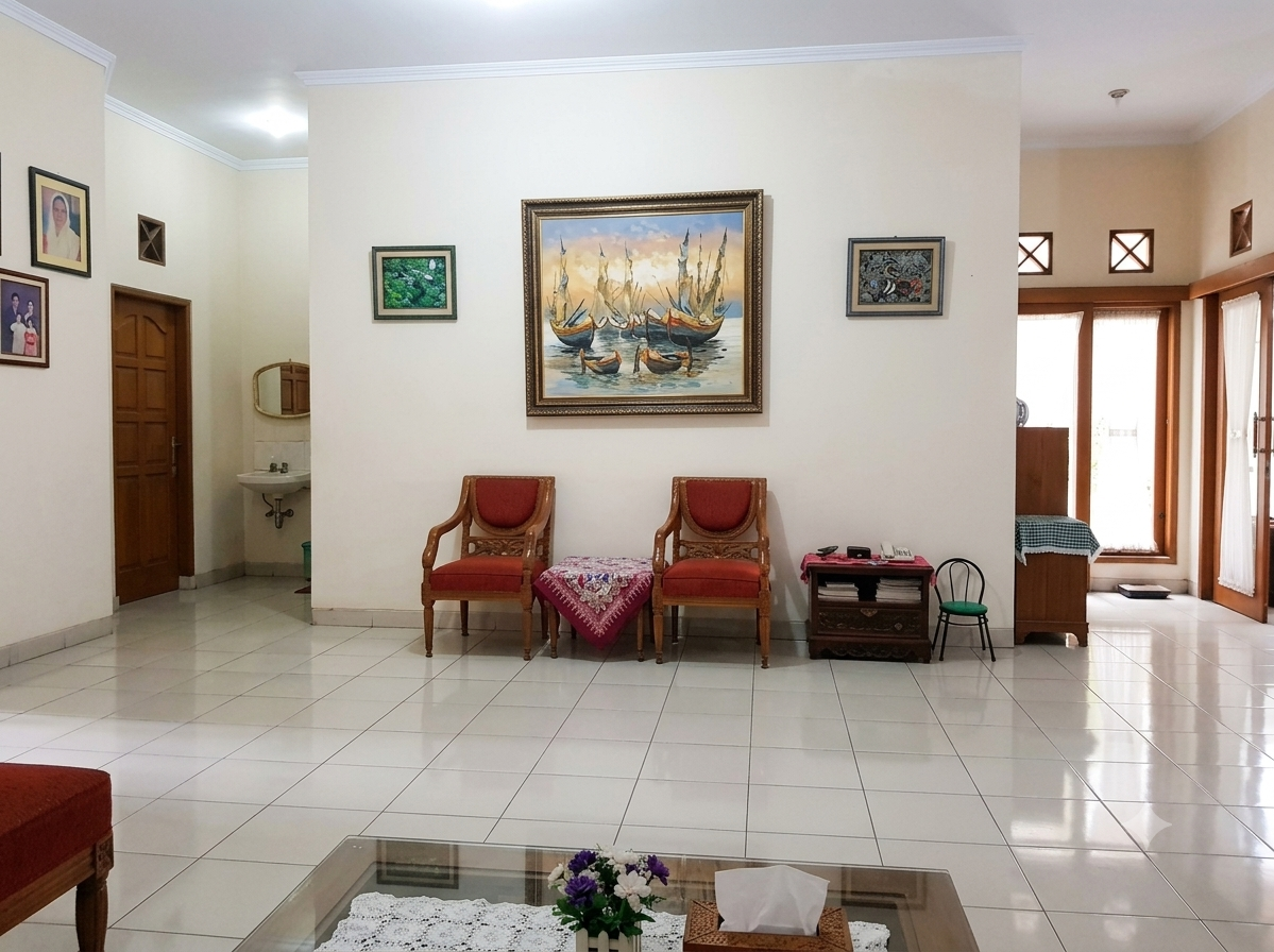 Dijual rumah asri 4+1 KT semifurnished di Grand Galaxy City bisa KPR