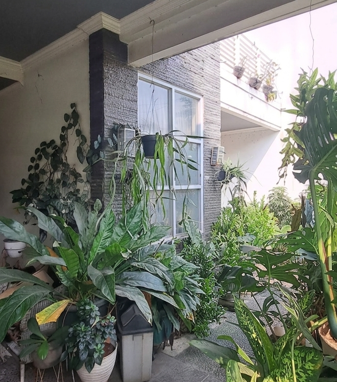 Jual cepat rumah 2 lantai 4 kamar di belakang LIA Galaxy bisa KPR