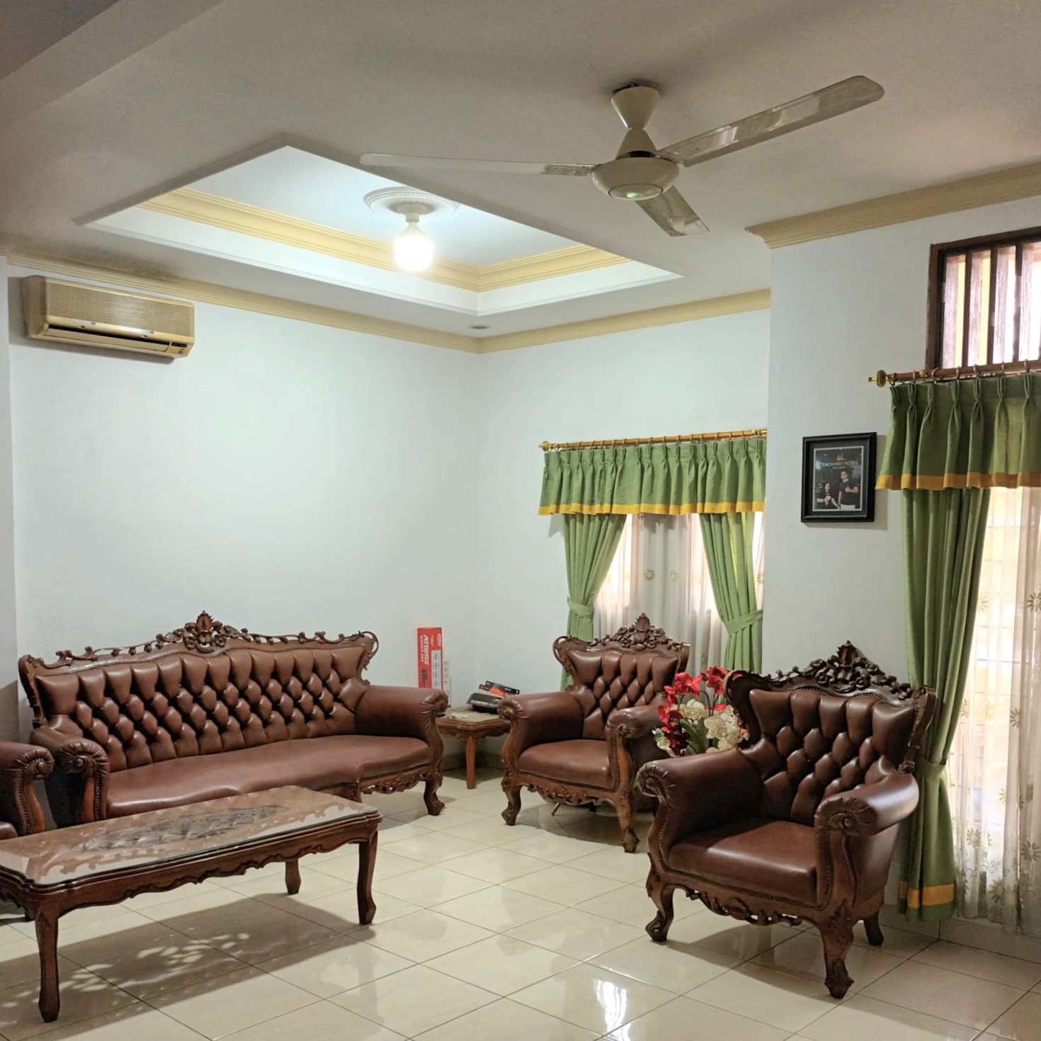 Dijual rumah 2 lantai dekat gerbang Jatiasih tol JORR bisa buat usaha