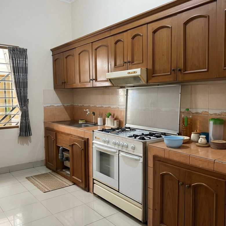 Dijual rumah asri 4+1 KT semifurnished di Grand Galaxy City bisa KPR