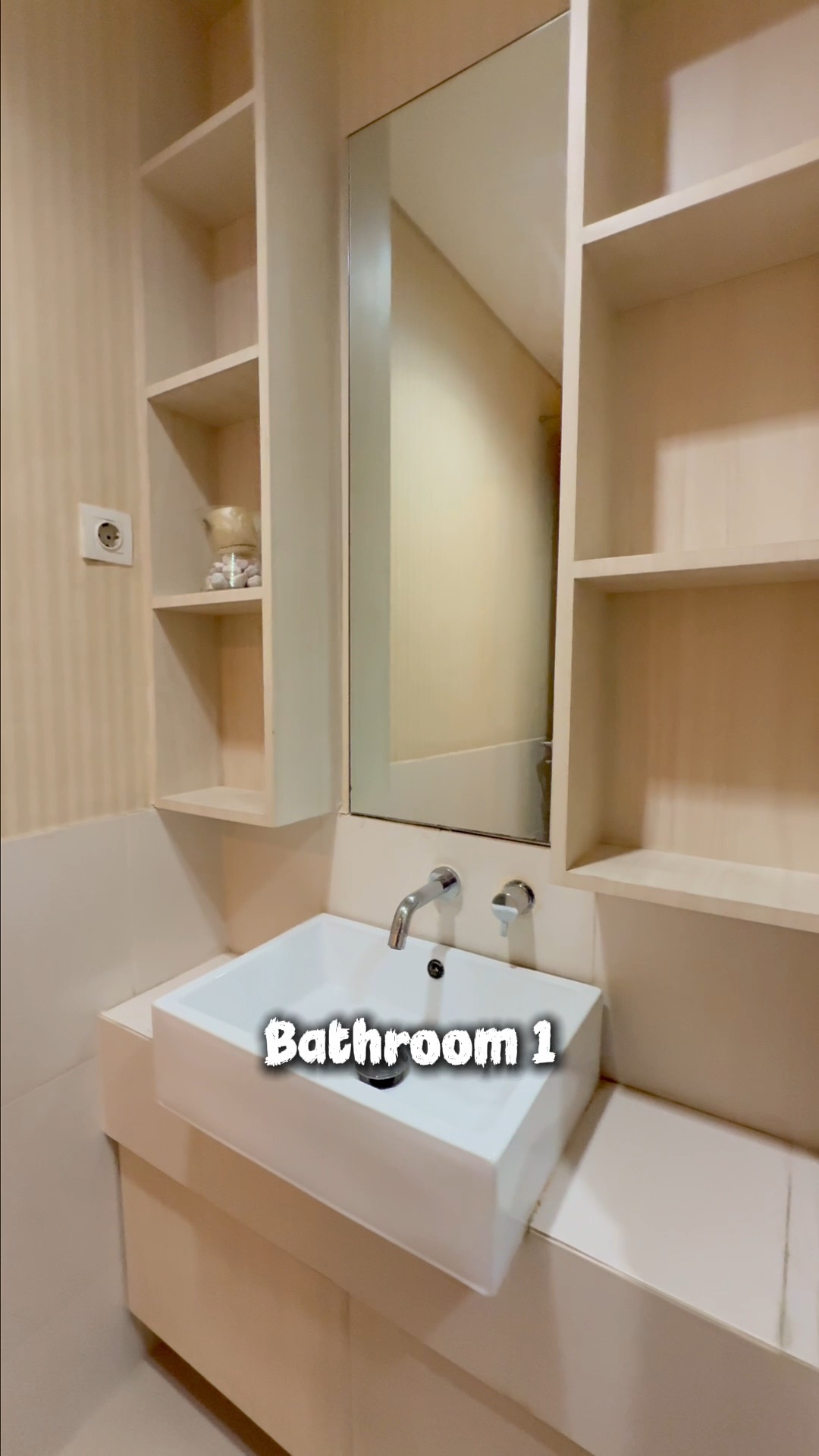 Disewakan apartemen 2+1 kamar furnished private lift 1 Park Residence
