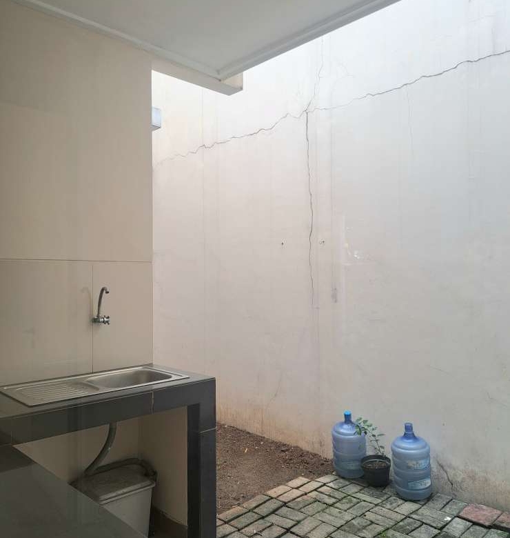 Dijual rumah 2 lantai 3 kamar tidur di Lotus Garden Grand Galaxy City