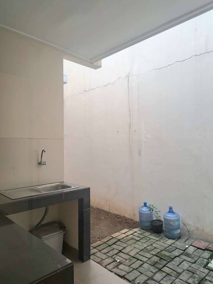 Dijual rumah 2 lantai 3 kamar tidur di Lotus Garden Grand Galaxy City