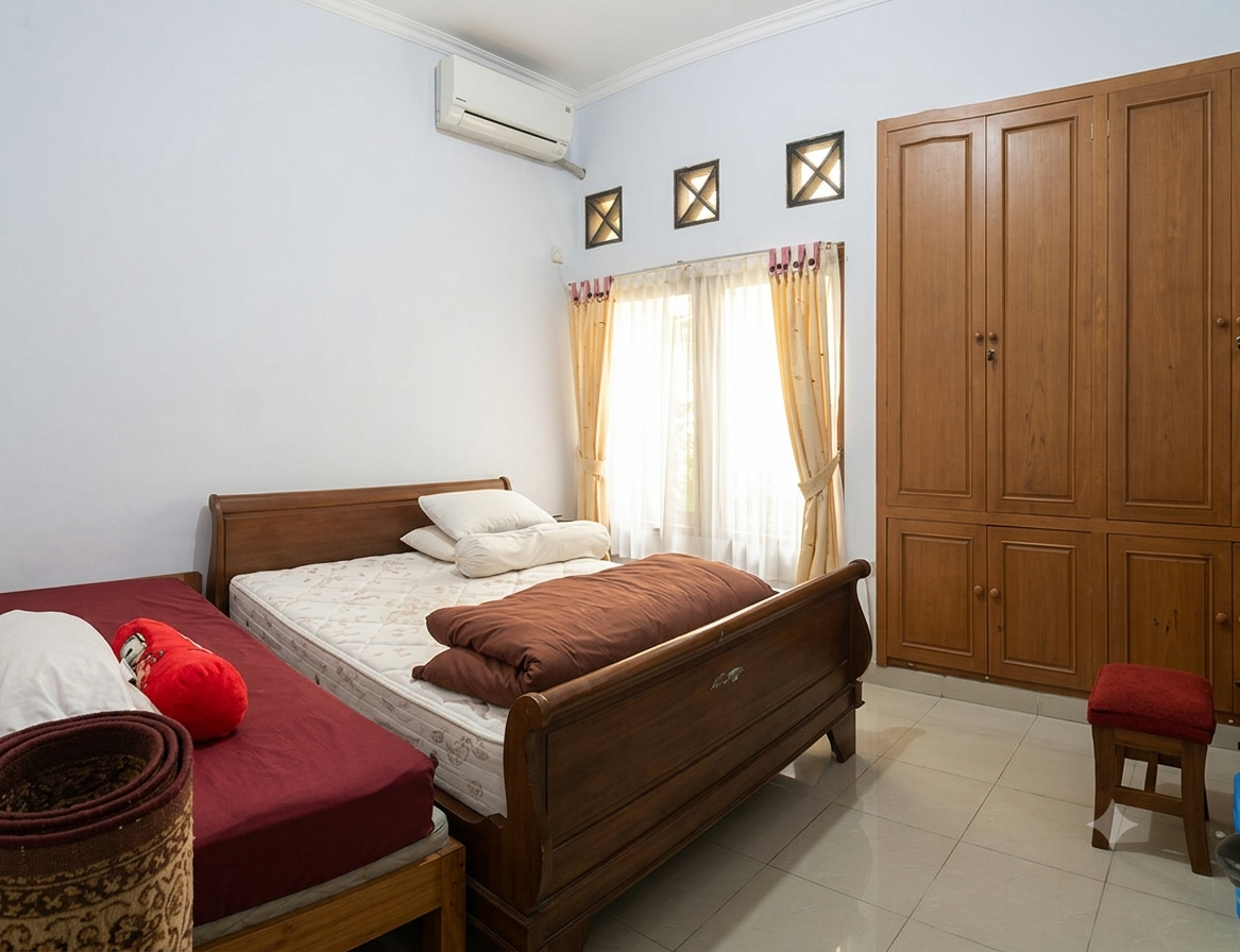 Dijual rumah asri 4+1 KT semifurnished di Grand Galaxy City bisa KPR