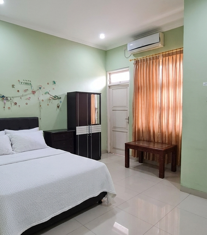 Jual cepat rumah 2 lantai 4 kamar di belakang LIA Galaxy bisa KPR
