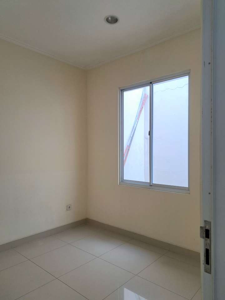 Dijual rumah 2 lantai 3 kamar tidur di Lotus Garden Grand Galaxy City
