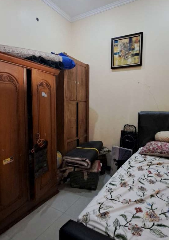 Rumah sewa lantai 2 furnished 3 kamar rooftop dekat Grand Galaxy City