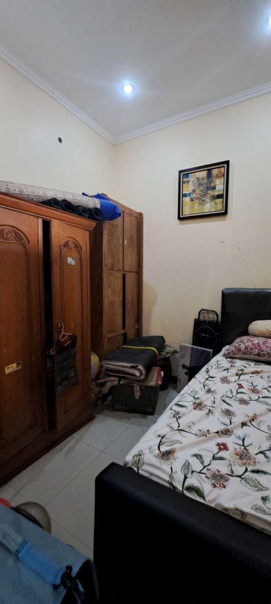 Rumah sewa lantai 2 furnished 3 kamar rooftop dekat Grand Galaxy City