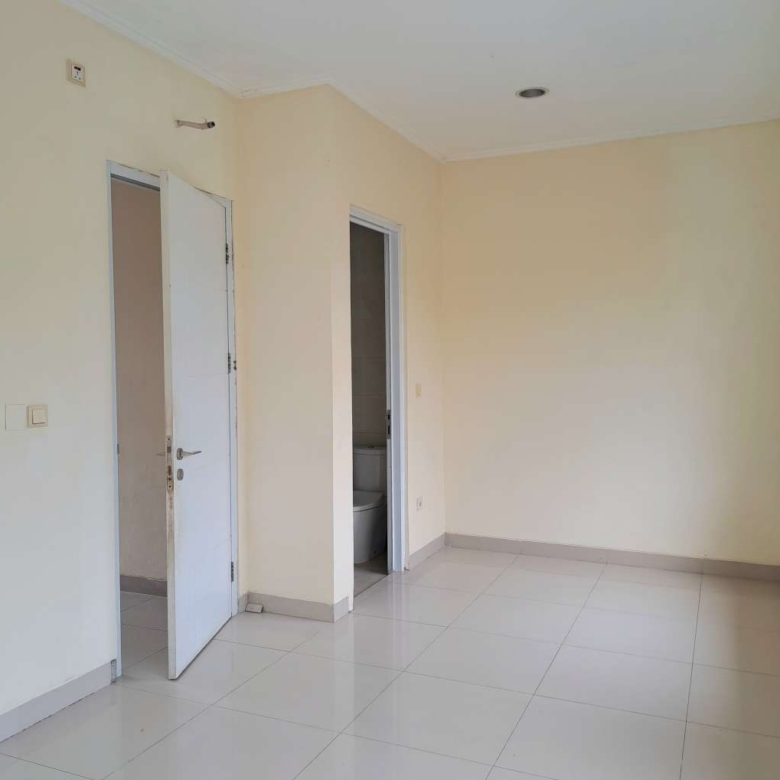 Dijual rumah 2 lantai 3 kamar tidur di Lotus Garden Grand Galaxy City