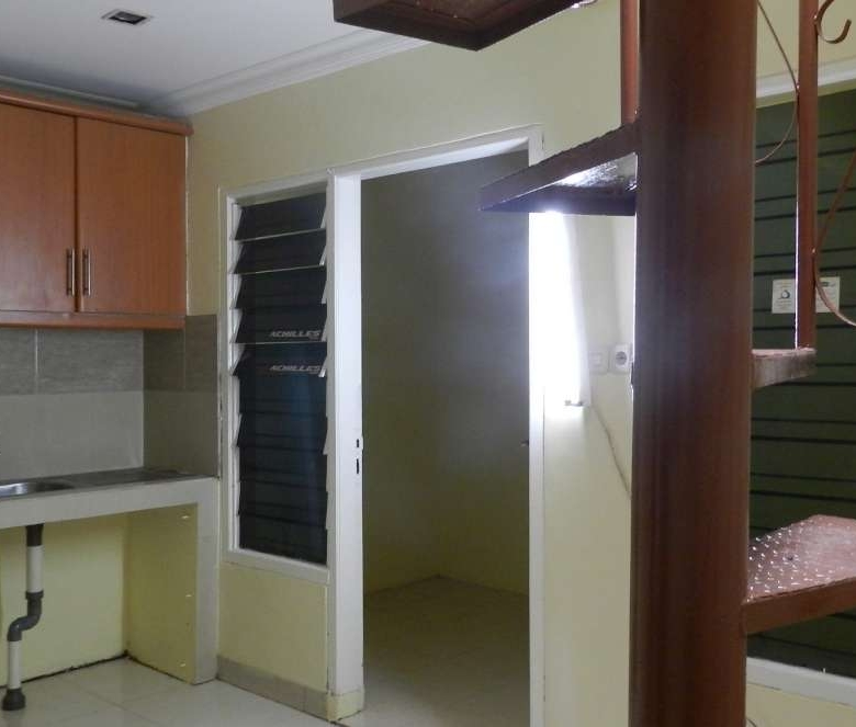 Jual cepat rumah huk 2 LT di Sukapura dekat Grand Orchard Summarecon