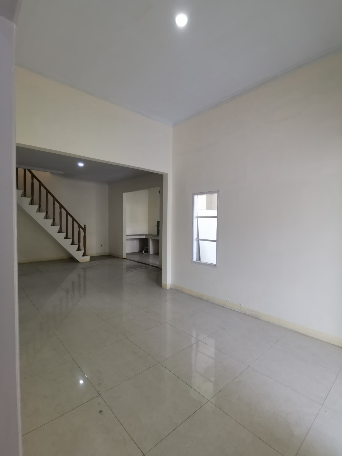 Jual cepat rumah di Taman Raffles Jatimulya sebelah taman lingkungan