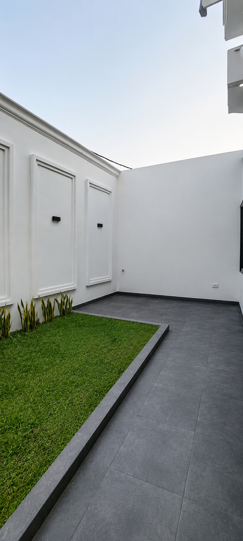 Rumah American Classic baru 2 lantai di Taman Bougenville Estate
