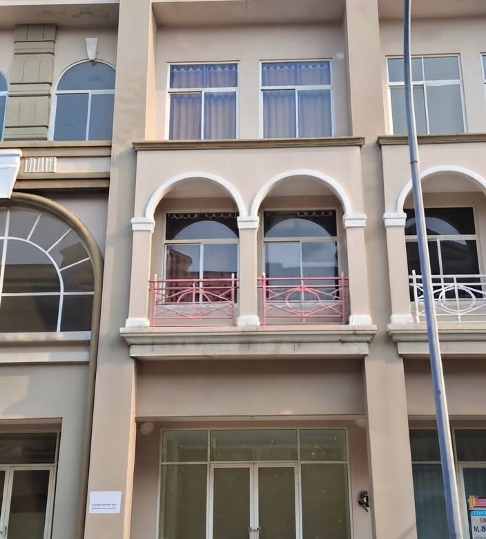 Jual cepat ruko 3 lantai dekat Freshmarket Grand Galaxy City bisa KPR