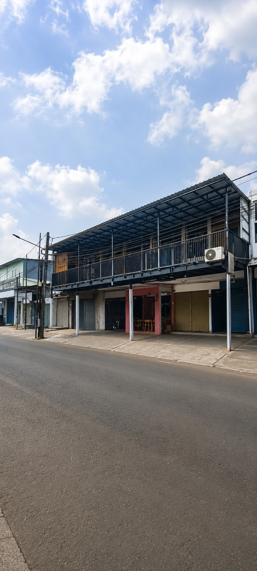 Disewakan ex cafe fully furnished di jalur ramai Grand Galaxy City