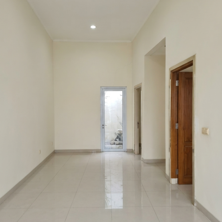 Jual cepat rumah SHM 2 kamar tidur di Grand Galaxy City bisa KPR