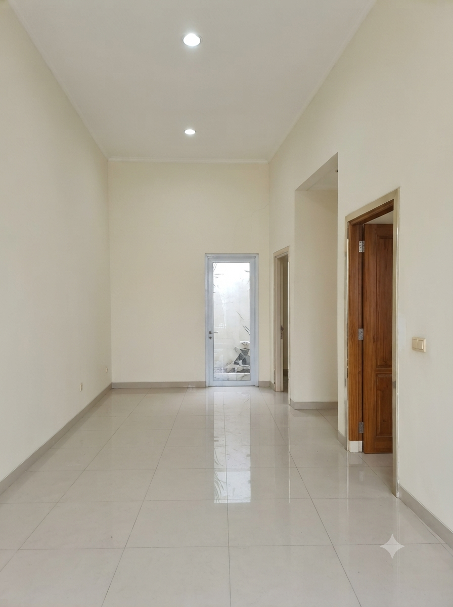 Jual cepat rumah SHM 2 kamar tidur di Grand Galaxy City bisa KPR