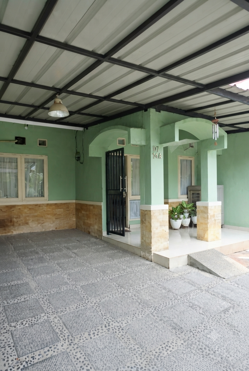 Dijual rumah cantik 3 kamar siaphuni seberang Mall Grand Galaxy Park
