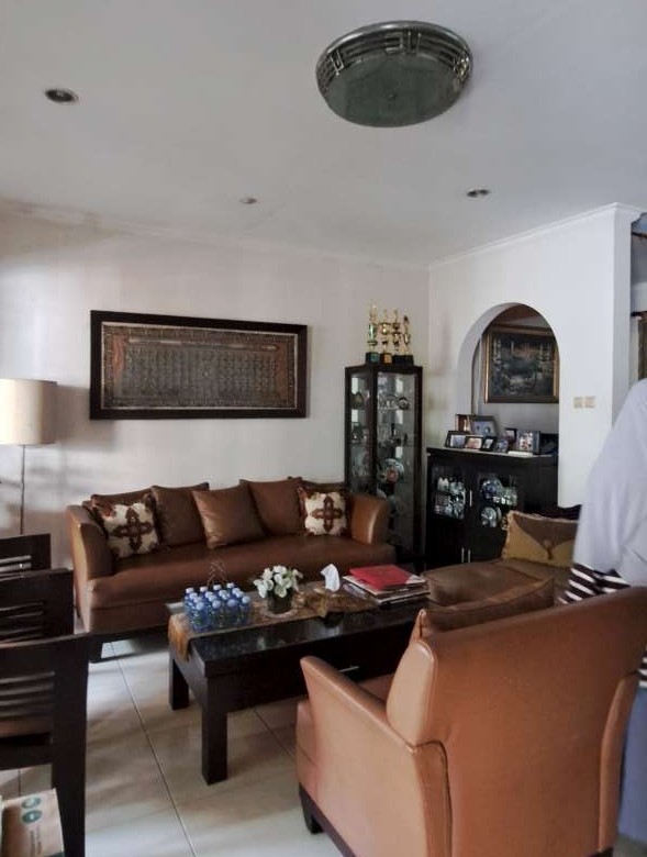 Rumah keluarga besar siap huni di cluster Taman Gigi Grand Galaxy