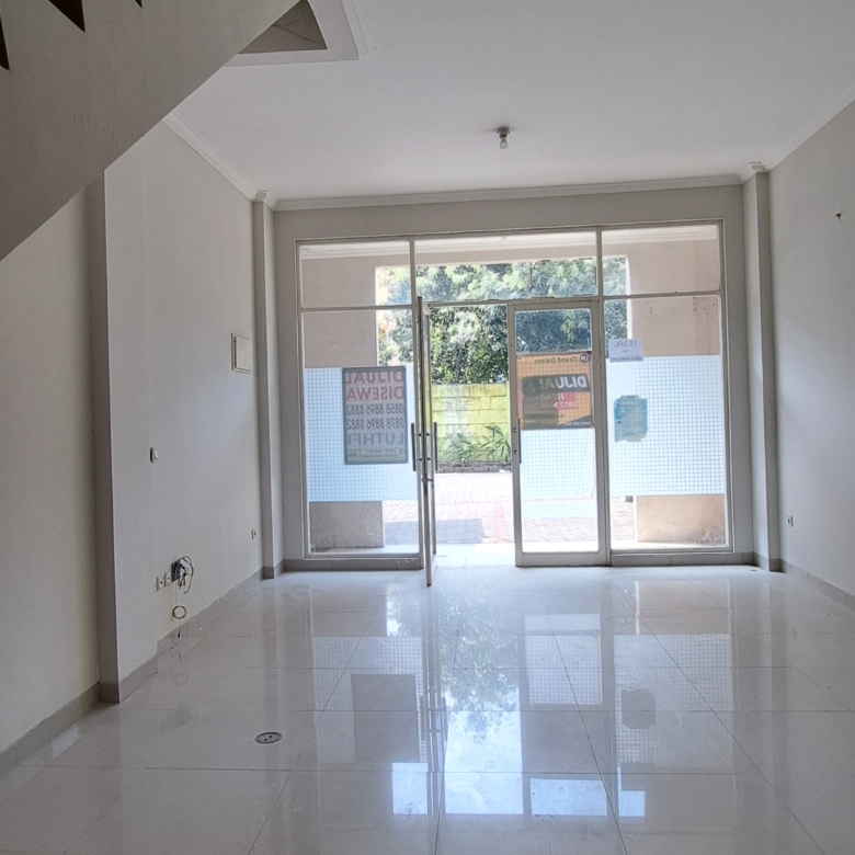 Ruko 3 lantai siap pakai di belakang Mal Grand Galaxy Park Bekasi