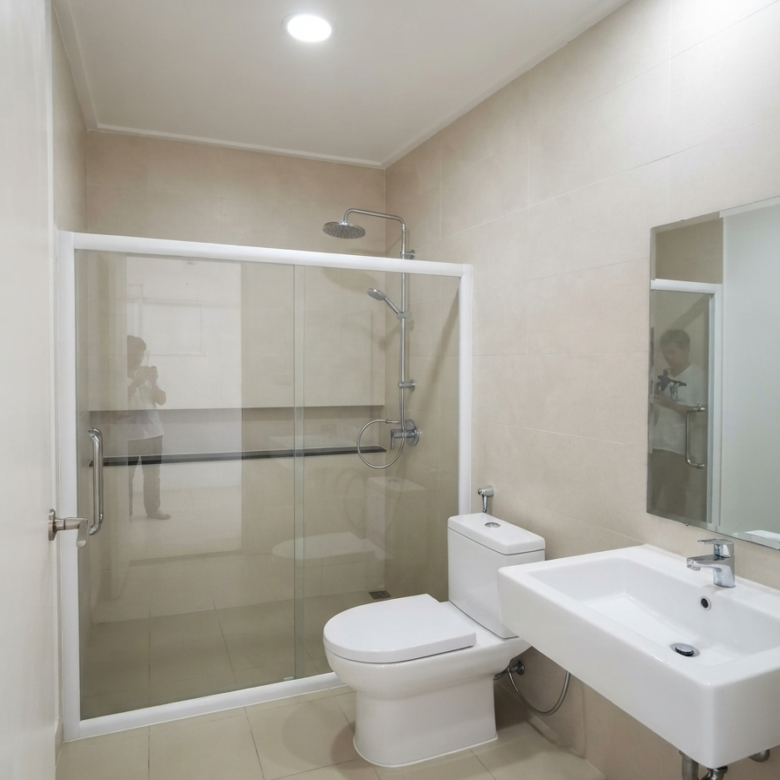 Jual cepat rumah SHM 2 kamar tidur di Grand Galaxy City bisa KPR