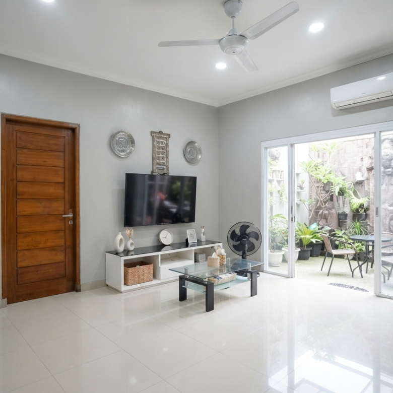 Jual cepat rumah apik 2 lantai siap huni di Ratna Mansion Jatikramat