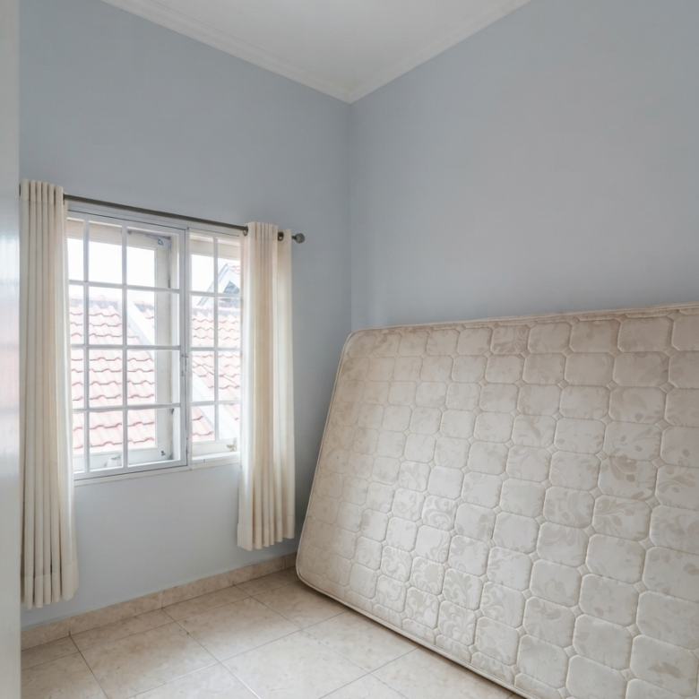 Dijual rumah cantik 3 kamar siaphuni seberang Mall Grand Galaxy Park