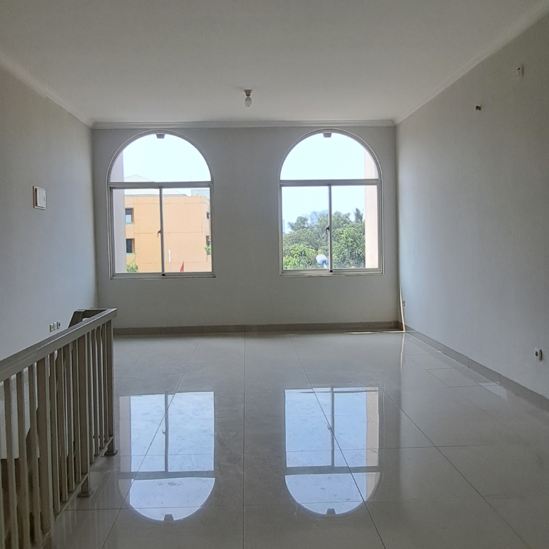 Ruko 3 lantai siap pakai di belakang Mal Grand Galaxy Park Bekasi