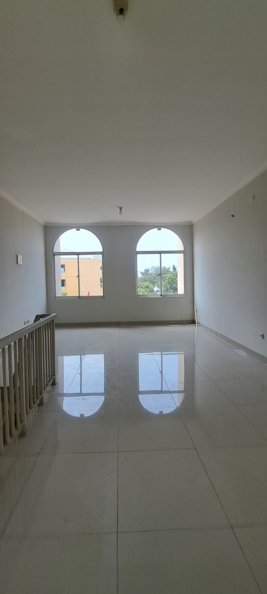 Ruko 3 lantai siap pakai di belakang Mal Grand Galaxy Park Bekasi