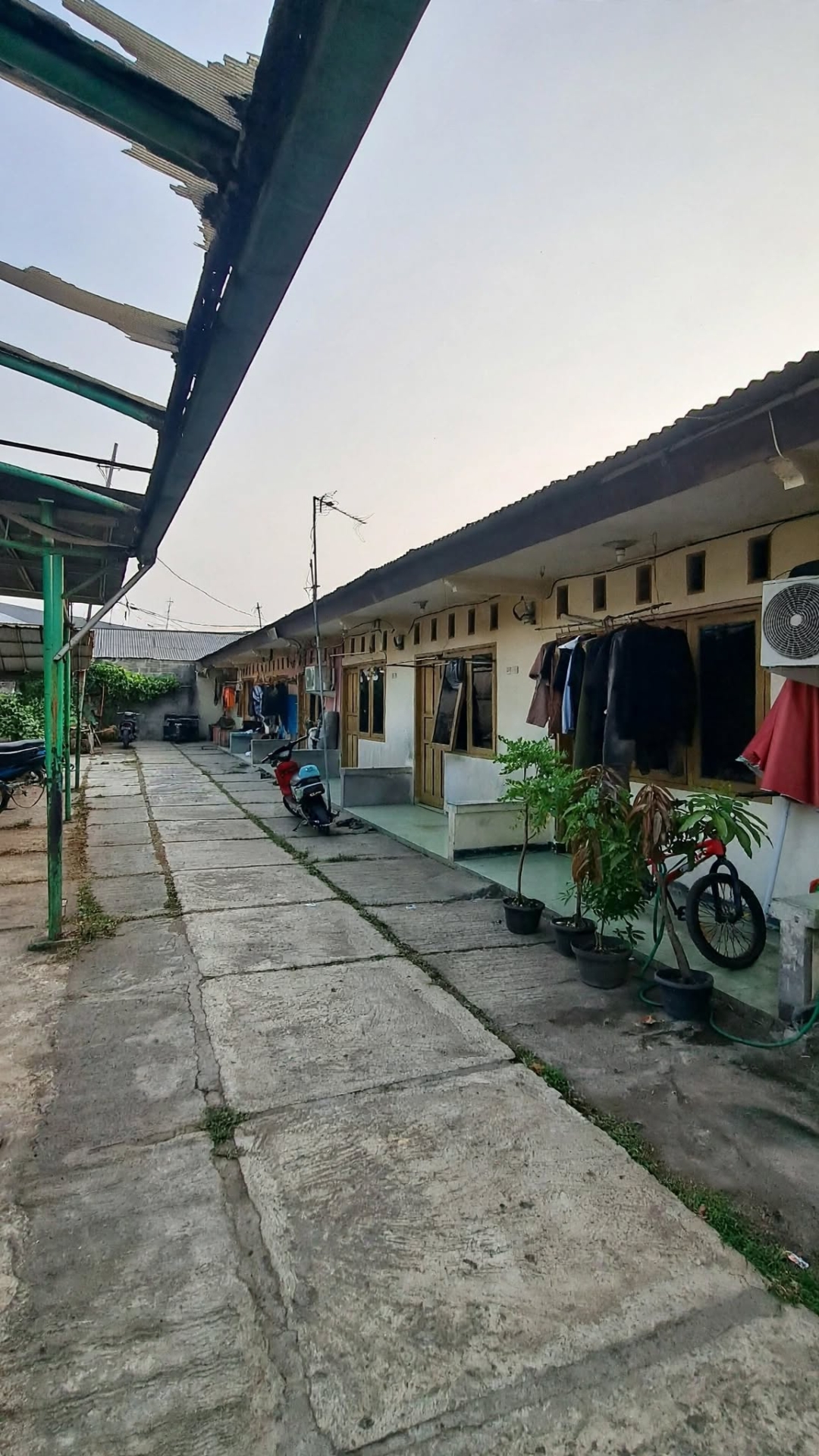 Kontrakan di Komplek Inkoppol
