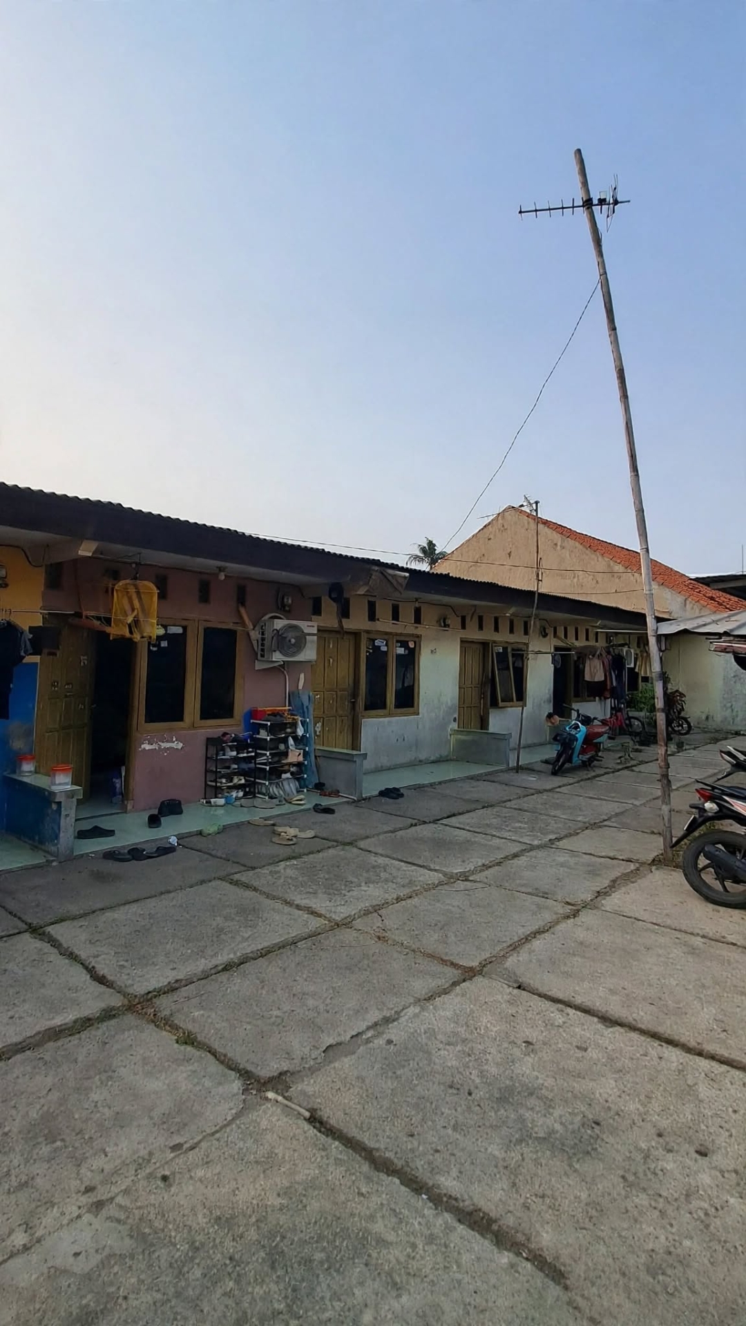 Jual kontrakkan 8 pintu full Jakasampurna Bekasi seharga tanahnya saja
