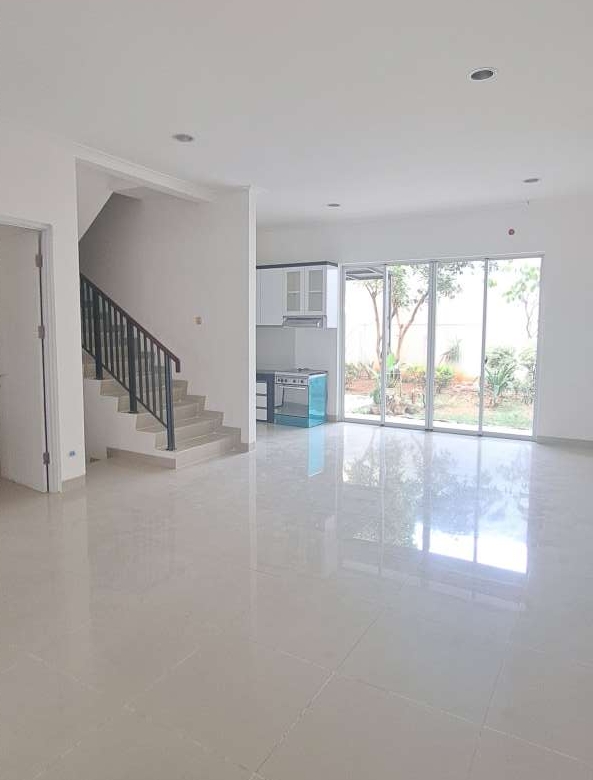 Disewakan rumah 2 lantai 5 kamar di Tropical Garden Grand Galaxy City