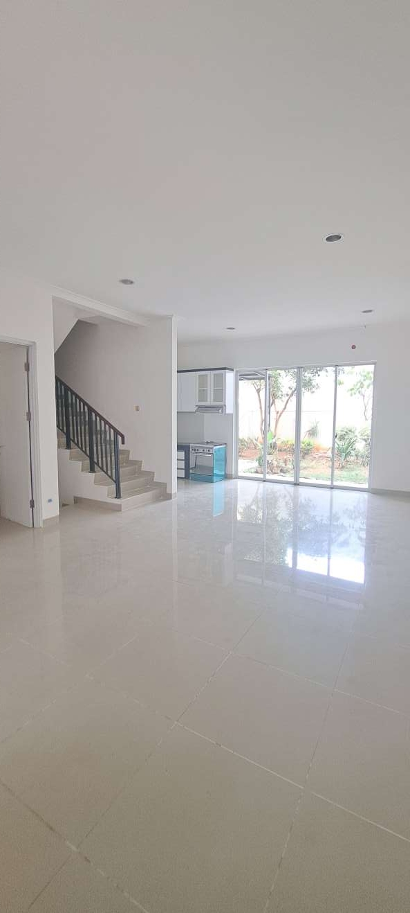 Disewakan rumah 2 lantai 5 kamar di Tropical Garden Grand Galaxy City