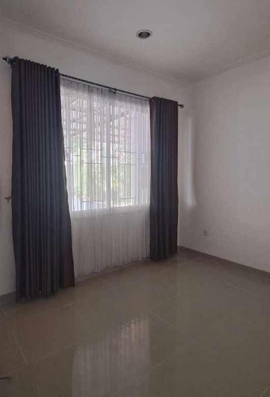 Disewakan rumah 2 lantai 5 kamar di Tropical Garden Grand Galaxy City