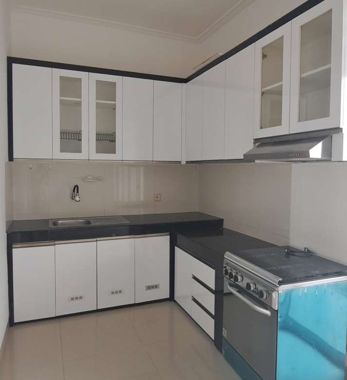 Disewakan rumah 2 lantai 5 kamar di Tropical Garden Grand Galaxy City