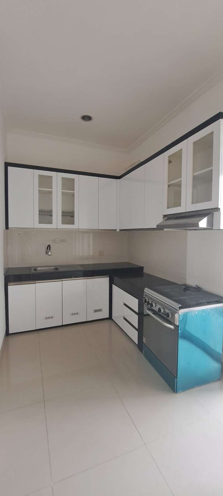 Disewakan rumah 2 lantai 5 kamar di Tropical Garden Grand Galaxy City