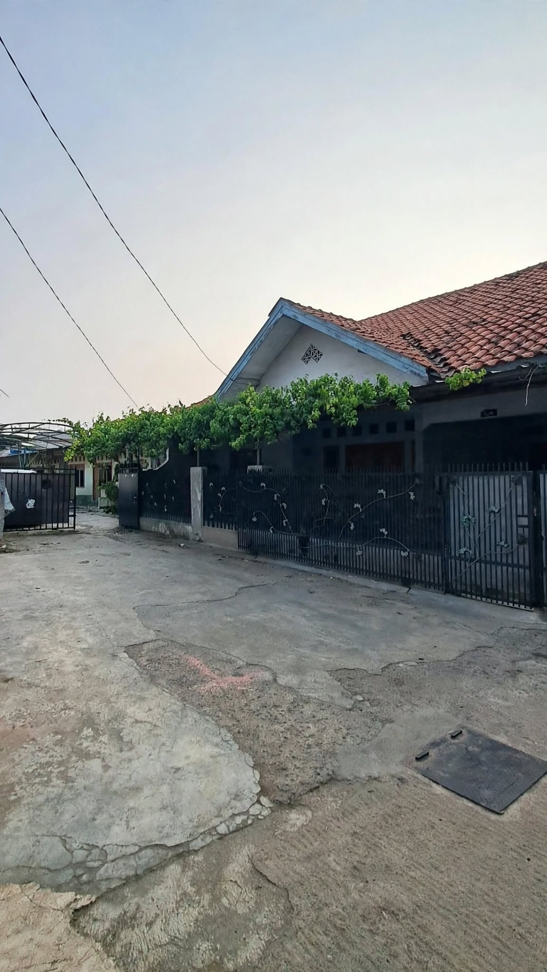 Jual kontrakkan 8 pintu full Jakasampurna Bekasi seharga tanahnya saja